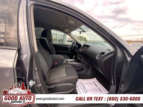 Used 2017 Nissan Pathfinder S image 15