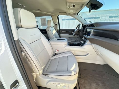 Used 2023 GMC Yukon XL Denali w/ Max Trailering Package AWD/4WD image 28