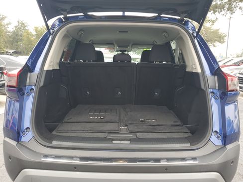 Used 2022 Nissan Rogue SV image 9