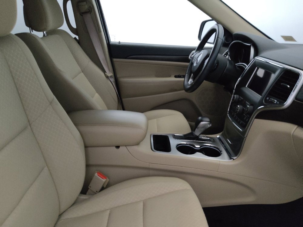 Used 2018 Jeep Grand Cherokee Laredo AWD/4WD image 21