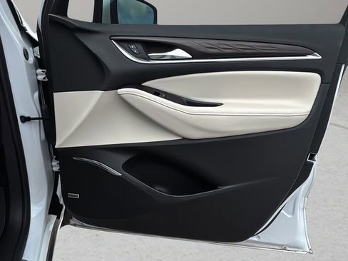 Used 2023 Buick Enclave Avenir w/ Avenir Technology Package image 9