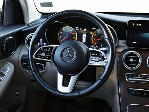 Used 2022 Mercedes-Benz GLC 300 4MATIC image 29