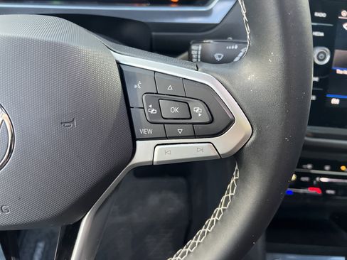 Certified 2023 Volkswagen Tiguan SE w/ Panoramic Sunroof Package image 19