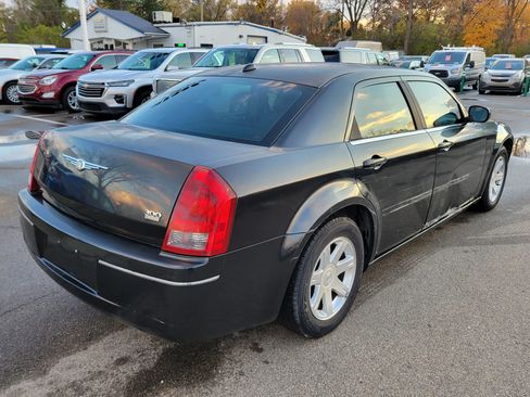 Used 2005 Chrysler 300 Touring image 15