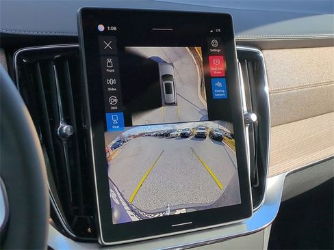 New 2026 Volvo XC90 T8 Plus w/ Protection Package Premier image 12