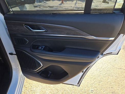 Certified 2025 Jeep Grand Cherokee Overland w/ Adv Protech Group III image 8