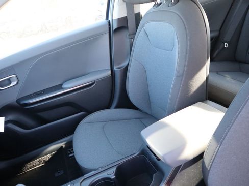 New 2025 Kia K4 LXS image 22