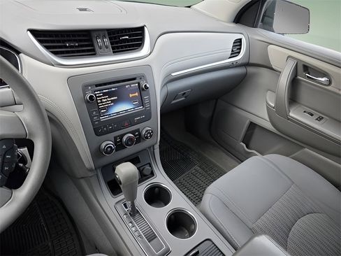 Used 2016 Chevrolet Traverse LS image 27