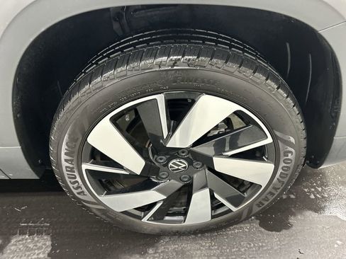 Certified 2023 Volkswagen Taos SEL AWD/4WD image 8