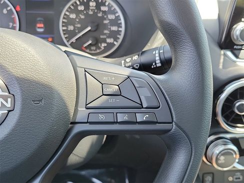 New 2025 Nissan Sentra S image 7