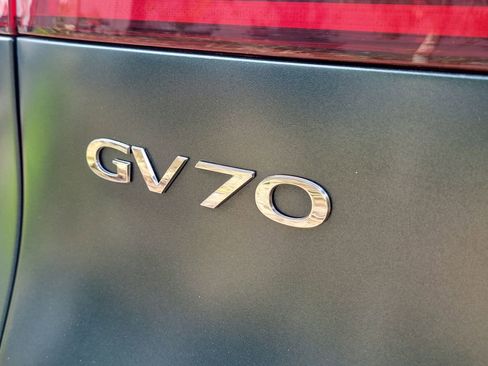 Used 2022 Genesis GV70 3.5T Sport w/ Sport Prestige Package AWD/4WD image 10