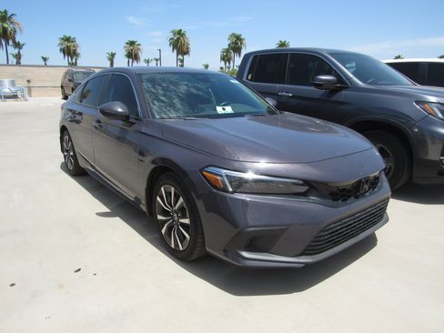 Certified 2024 Honda Civic EX-L image 2