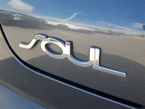 Used 2021 Kia Soul S image 6