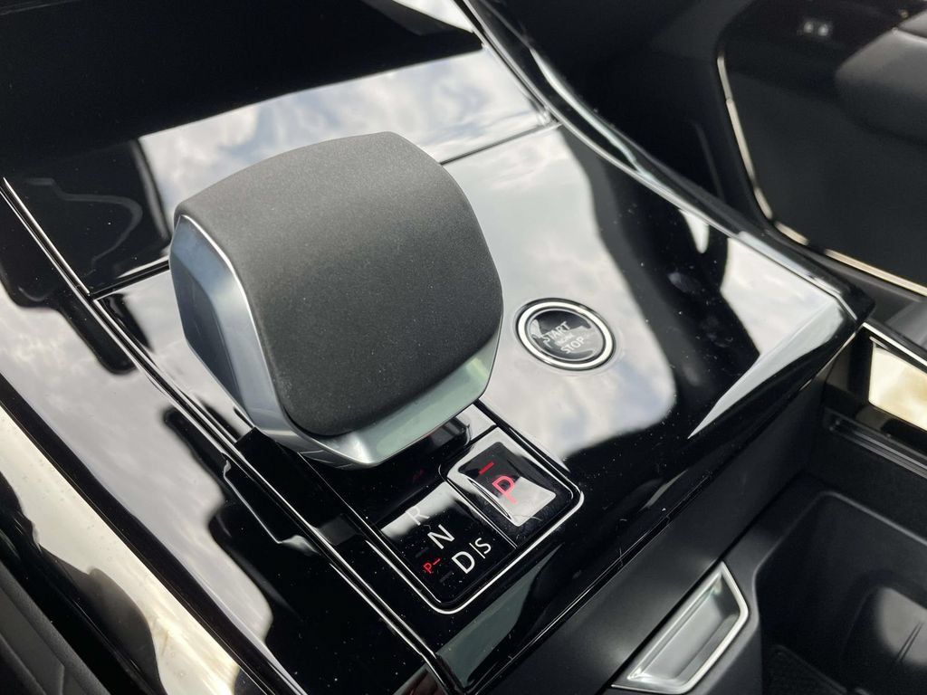 New 2026 Land Rover Range Rover Sport Dynamic SE AWD/4WD image 30