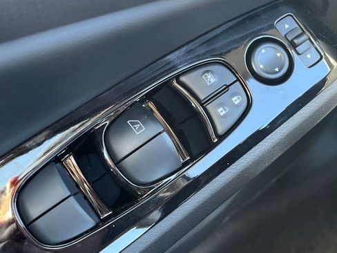 New 2025 Nissan Altima 2.5 SR image 18