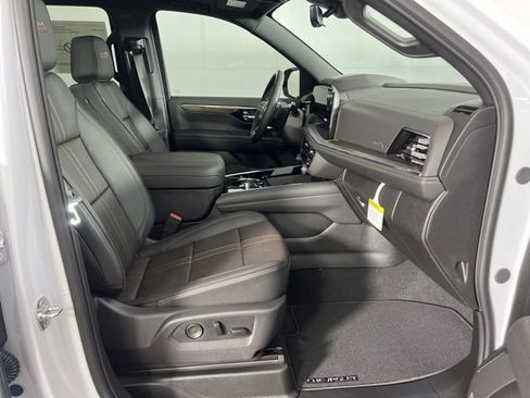 New 2026 Chevrolet Suburban High Country AWD/4WD image 12