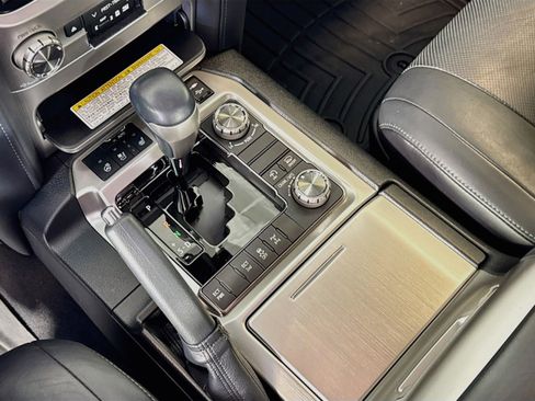 Used 2019 Toyota Land Cruiser w/ Carpet Mat Package AWD/4WD image 19