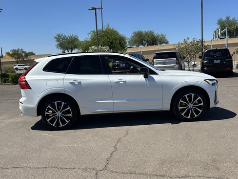 Used 2023 Volvo XC60 B5 Plus w/ Protection Package AWD/4WD image 7