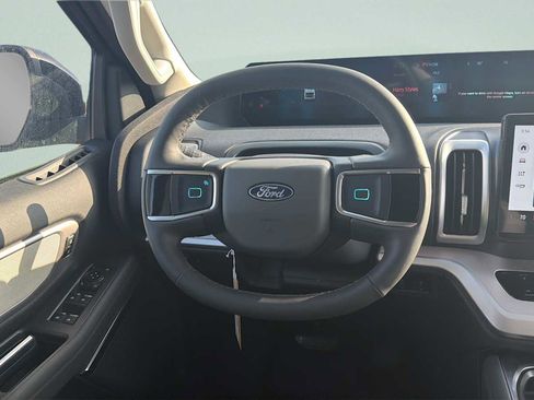 Used 2026 Ford Expedition Active image 22