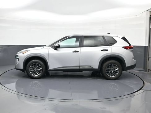 Certified 2024 Nissan Rogue S FWD image 4