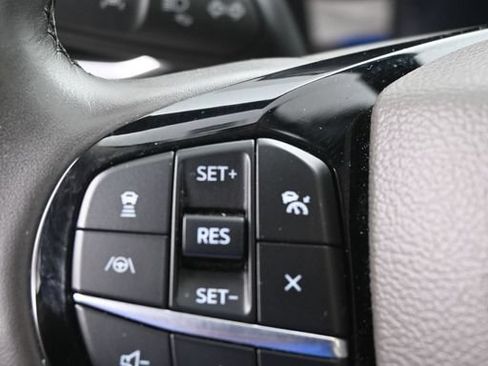 Used 2022 Ford Explorer Platinum w/ Equipment Group 601A AWD/4WD image 19