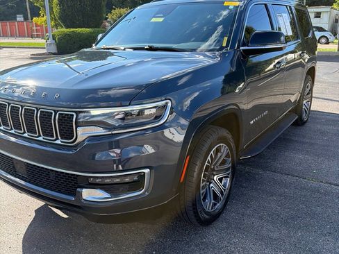 Used 2023 Jeep Wagoneer 4WD w/ Premium Group I image 1
