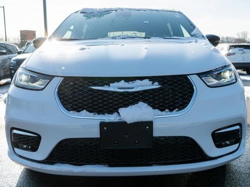 New 2026 Chrysler Pacifica Select image 3