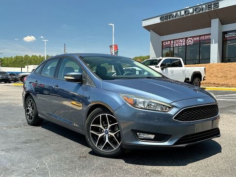 Used 2018 Ford Focus SEL FWD image 1