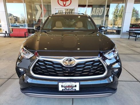 Used 2023 Toyota Highlander Platinum image 5