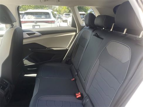 New 2025 Volkswagen Taos SE image 9