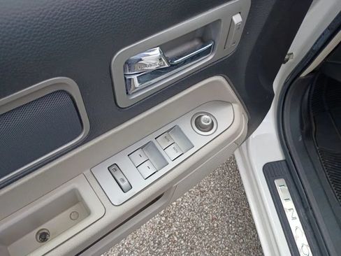 Used 2008 Lincoln MKZ FWD image 10