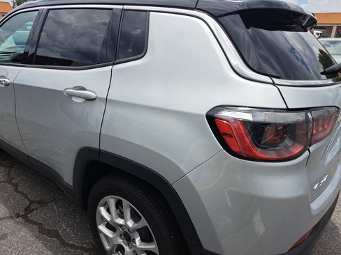 Used 2025 Jeep Compass Limited AWD/4WD image 24
