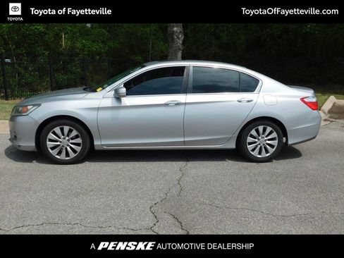 Used 2015 Honda Accord EX image 2