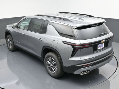 New 2026 Chevrolet Traverse LT w/ Driver Confidence Package AWD/4WD image 45
