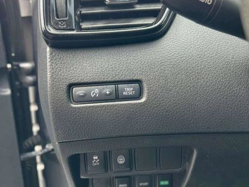 Used 2021 Nissan Rogue Sport S image 17