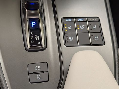 Used 2025 Lexus UX 300h FWD image 20