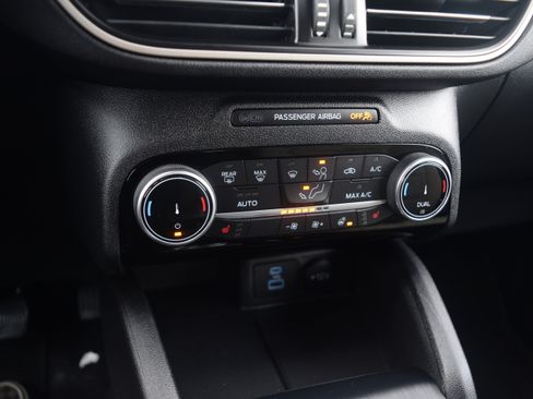 Certified 2022 Ford Escape SE w/ Convenience Package image 11