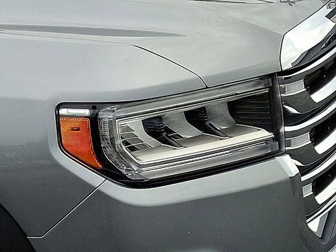 Used 2023 GMC Acadia SLE w/ Driver Convenience Package image 29