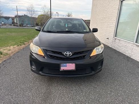 Used 2011 Toyota Corolla LE image 3