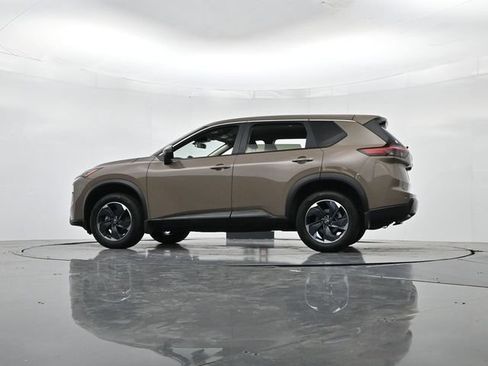 Used 2025 Nissan Rogue SV FWD image 38