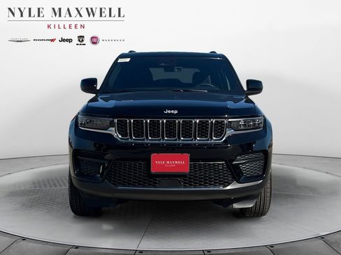 New 2025 Jeep Grand Cherokee Laredo image 18