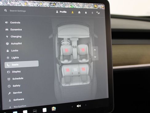 Used 2022 Tesla Model Y Long Range AWD/4WD image 18