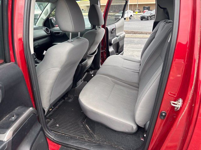 Used 2018 Toyota Tacoma SR5 AWD/4WD image 21