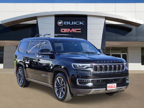 Used 2022 Jeep Wagoneer Series III w/ Premium Group I AWD/4WD image 1