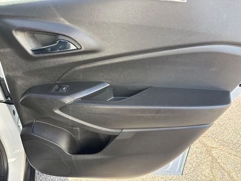 Used 2024 Chevrolet Trax LT image 14