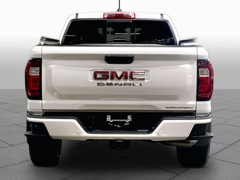 Used 2026 GMC Canyon Denali AWD/4WD image 5