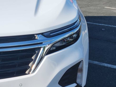 Used 2022 Chevrolet Equinox LT FWD image 9