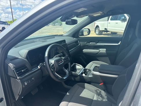 Used 2025 GMC Terrain Elevation image 9