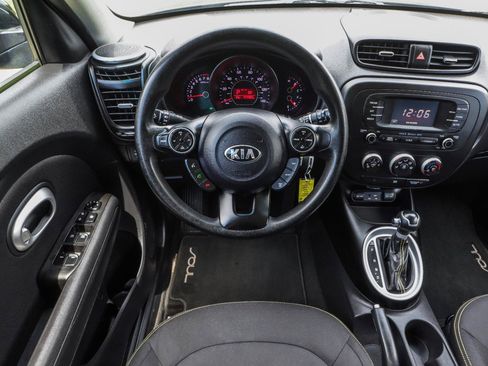 Used 2015 Kia Soul + FWD image 18