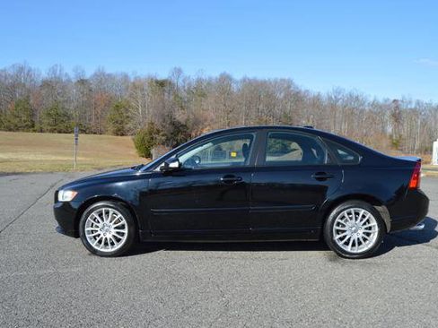 Used 2011 Volvo S40 T5 w/ Preferred Pkg image 60